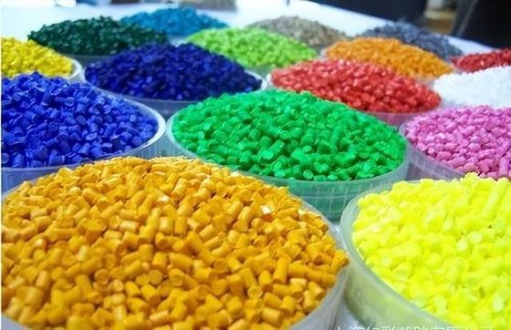 折目のコップの洗面器のための高い伸縮性TPEの微粒TPEのゴム製材料