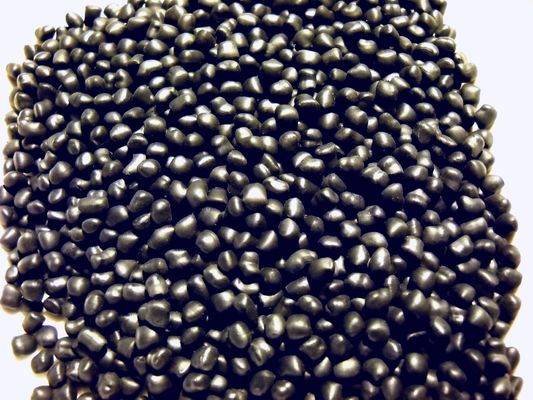 フィートのCarmatのトランクのマットのための黒いTPEの熱可塑性のエラストマーの混合の微粒