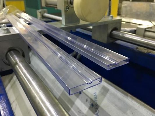 2 - 5M/Min ICの管ポリ塩化ビニールのプロフィールの放出ライン プロフィールの放出機械